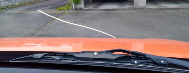 車のガラスが割れた！そのまま走行しても大丈夫？